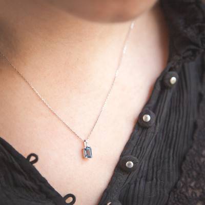 Pendentif Or Blanc 375 ou 750 Diamant & Topaze London Blue - Aurora
