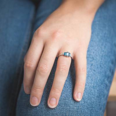 Bague Or blanc Topazes London Blue baguettes & Diamants - Aurora