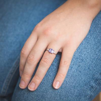 White Gold 375/1000 or 750/1000 Engagement Ring with Baguette Tanzanites & Diamonds - Aurora