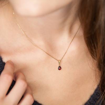 Yellow 375 or 750/1000 Gold & Garnet Pendant - Aurora