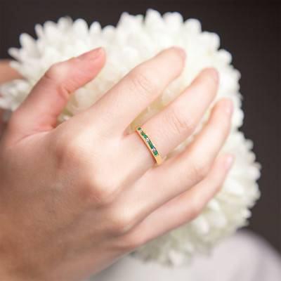 375 or 750/1000 Yellow Gold Ring with 0.06 ct Diamonds & 0.18 ct Emeralds - Aurora