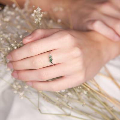 White Gold Ring with Diamond & Green Tourmaline - Aurora
