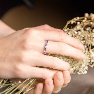 375 or 750 White Gold Ring & Diamonds and Tanzanites - Aurora