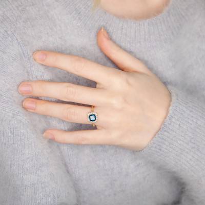 Bloomingstone London Blue Topaz Cushion Cut & Diamond Halo Ring in 750/1000 Yellow Gold - Bloomingstone