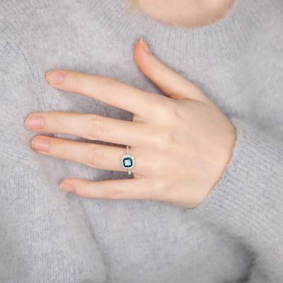 Bague London Blue Topaze Coussin Or Blanc 750 & Diamants - Bloomingstone