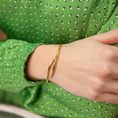 "375/1000 Yellow Gold Oval Snake Bangle Bracelet, 7 mm Width" - Emanessence