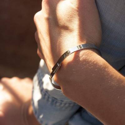 'SATURNE 5' Polished 925 Silver Bangle, Length 14.5 cm to 19 cm, Width 9 mm - Ursul