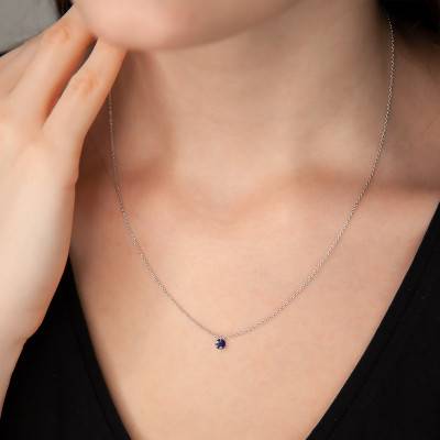 750/1000 White Gold & Drilled Royal Blue Sapphire Necklace 0,30 ct, Length 38 cm to 45 cm - Ocarat