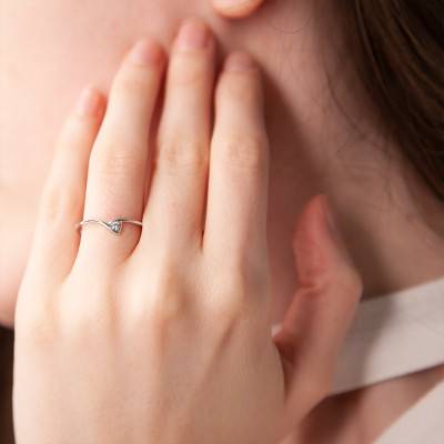 White Gold Diamond Triangle Ring - Juweel