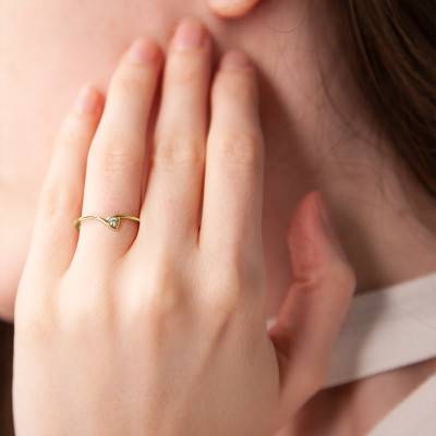 Yellow Gold Diamond Triangle Solitaire Ring - Juweel