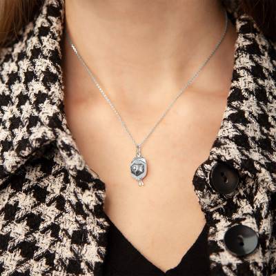 White Gold Riding Helmet Pendant - Vandona