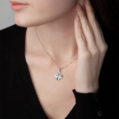 Pendentif Trèfle, Or Blanc 375 ou 750 - Vandona