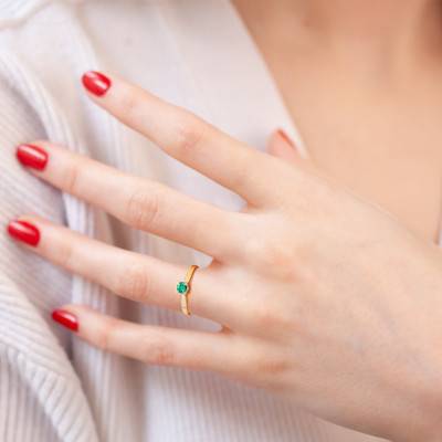 750 Yellow Gold & Emerald 0,30 ct Solitaire Ring - Demetra