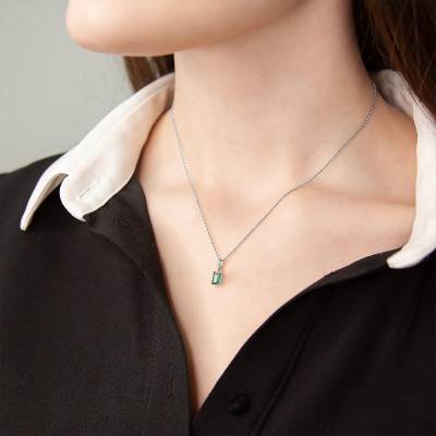 Pendentif Emeraude Or blanc forme Emeraude - Aurora