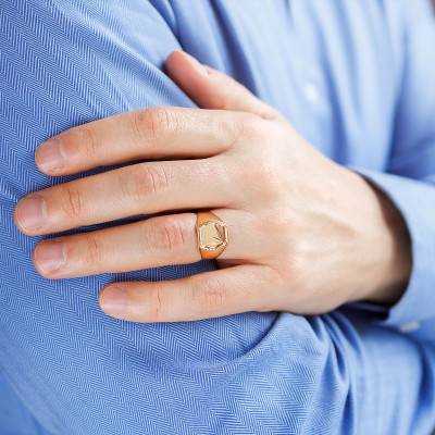 Shooting Star Signet Ring in 750 Yellow Gold, 12 x 13 mm - Imperium