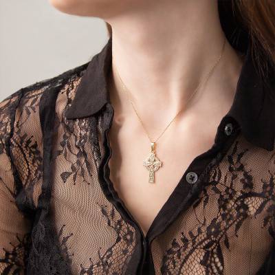 375/1000 Yellow Gold Celtic Cross Pendant - Vandona
