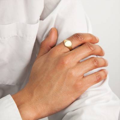 375 Yellow Gold Brushed Engraved Oval Signet Ring 8.50 x 10.50 mm - Imperium