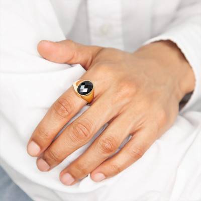 375 Yellow Gold Oval Signet Ring, 10 x 14 mm - Imperium