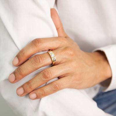 750/1000 Yellow Gold Square Signet Ring, 6.50 x 6.50 mm - Imperium