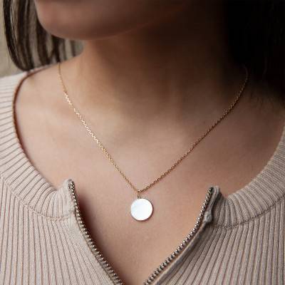 375 Yellow Gold & Mother-of-Pearl Pendant, 15 mm Diameter - Vandona