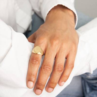 375/1000 Yellow Gold Oval Signet Ring, 11 x 13.50 mm - Imperium