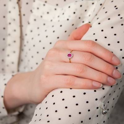 Bague Or Jaune 375, Rubis 0,45 ct, Diamants 0,08 ct - Orphée