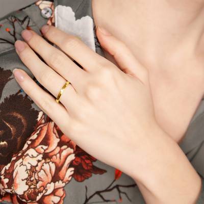 Bague de Fiançaille Demi-Bombée Allégée en Or Jaune 375 & Diamant 0,02 ct - Alliantine