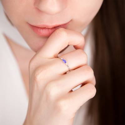 375/1000 White Gold Tanzanite 0,19 ct and 2-Diamond Solitaire Ring - Aurora