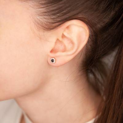 Puces d'Oreilles Diamants Blanc & Noir, Or Blanc 375 ou 750 - Aurora
