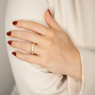 Alliance Demi-Bombée Confort Alimia en Or Jaune 750 & Diamant 0,03 ct, Largeur 4,5 mm - Breuning