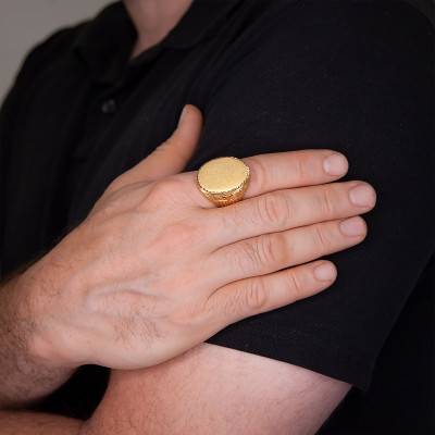 Yellow Gold Oval Bezel with Chiseled Frame - Imperium