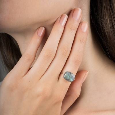 White 750/1000 Gold & Cushion Labradorite Ring - Morganne Bello