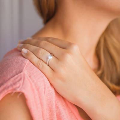 Solitaire griffes torsadées Or Blanc 375 & diamant 0,50 ct - Alliantine