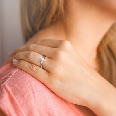 Solitaire griffes torsadées Or Blanc 375 & diamant 0,25 ct - Alliantine