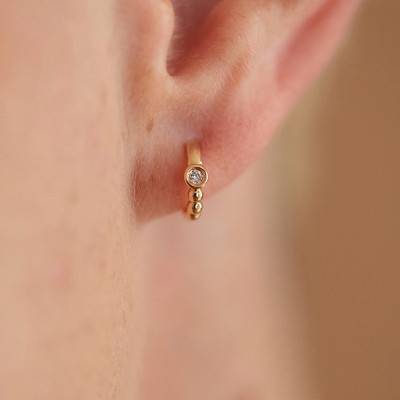 Demi-créoles Indécise Plaqué or et Diamant, Diamètre 8 mm - La Garçonne Diamant
