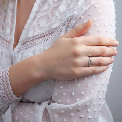 Chartres Comfort Platinum Wedding Ring, Width 4 mm - Ponce