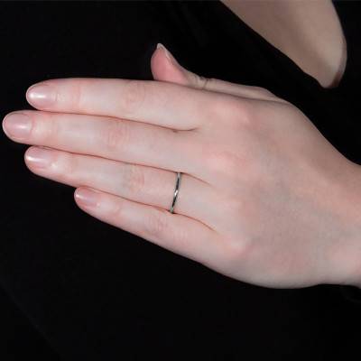 Alliance Demi-Jonc en Or Blanc 750, Largeur 3,5 mm - Amore