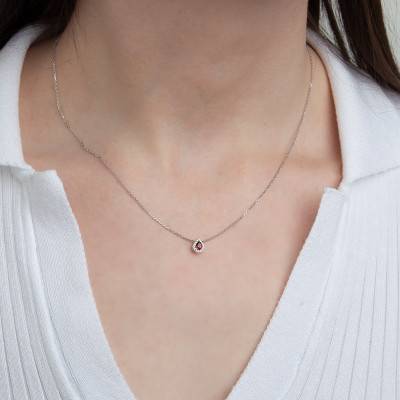 Collier Poire Grenat et Halo de Diamants, Or Blanc 750, 42 cm à 45 cm - Aurora