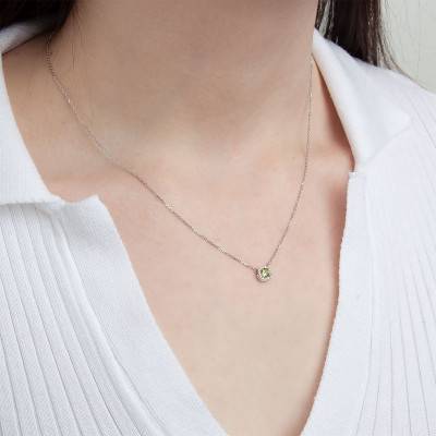 750 White Gold, Cushion Peridot & Diamond Halo Necklace 0.05 ct, Length 42 cm to 45 cm - Aurora