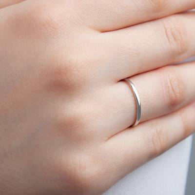 Alliance Demi-Jonc en Or Blanc 750, Largeur 1,5 mm - Amore