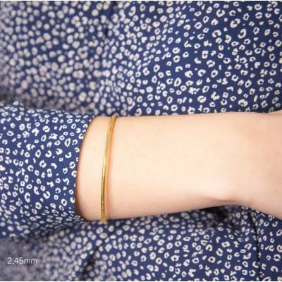 375/1000 Yellow Gold Round Wire Bangle, Diameter 60 mm to 65 mm, Width 2.90 mm - Emanessence