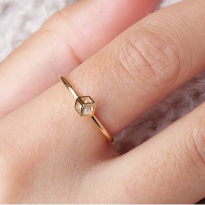 750/1000 Yellow Gold Cube Ring & Diamond 0,10 ct - Demetra
