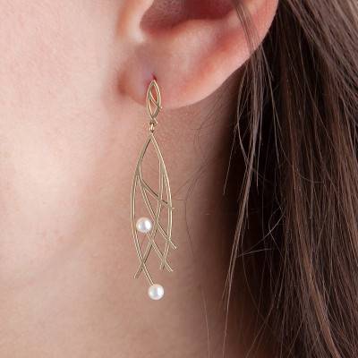 750/1000 Yellow Gold & Cultured Pearl Geometric Earrings - Emanessence