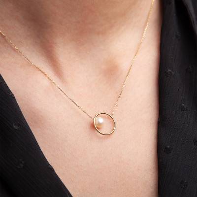 375/1000 Yellow Gold Ring, Cubic Zirconia & Freshwater Cultured Pearl Necklace, Length 40 cm to 42 cm - Emanessence