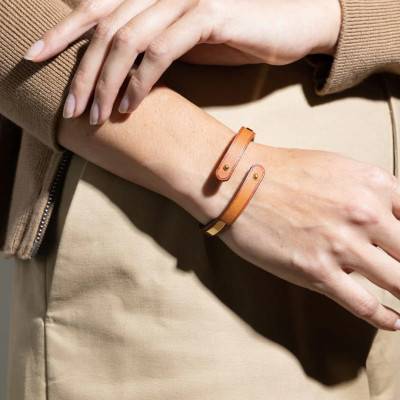 Bracelet URAEUS en Cuir Camel & Jonc Plaqué Or, Longueur ajustable - U764BRGO-IN04-TU - Ursul