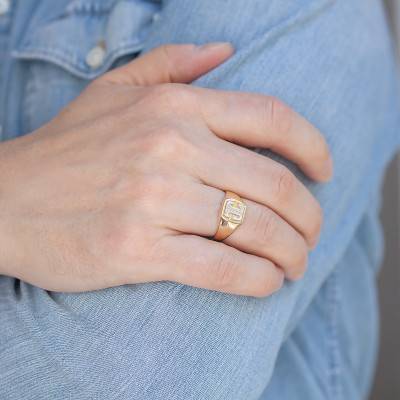 18K Yellow Gold Barrel Signet Ring with Initials, 11 x 11 mm - Imperium