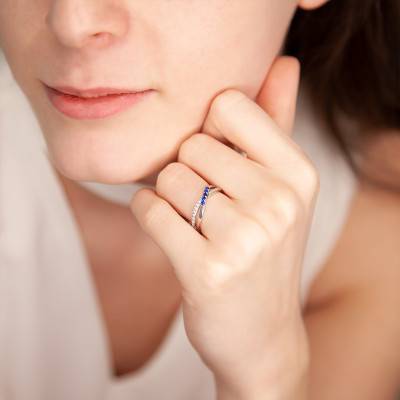 Crossover Engagement Ring Diamonds 0.06 Ct and Sapphires 0.15 Ct in White Gold 750 - Juweel