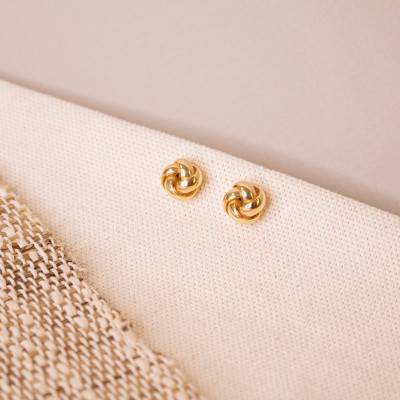 Yellow Gold 375 Round Crossover Earrings, 10 mm Width - Emanessence