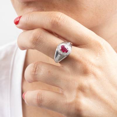 Bague Style Baroque Or Blanc 750, Rubis Birman 1 ct, Diamants 0,32 ct - Divine