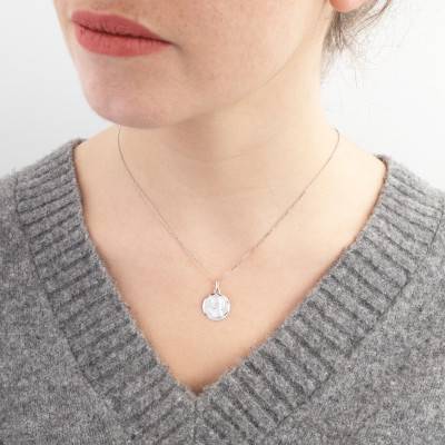 Médaille Vierge en Prière Facettée, Argent 925, Diamètre 15 mm - Emanessence